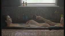 3. Анна Фрил и Мишель Уильямс вместе принимают ванну – С тобой и без тебя