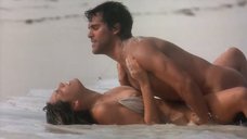 9. Секс с Келли Брук на берегу океана – Секс ради выживания