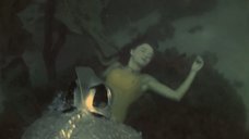 3. Сексуальная Анастасия Вертинская под водой – Человек-амфибия