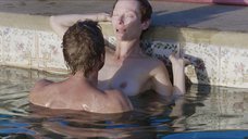 8. Секс с Тильдой Суинтон в бассейне – Большой всплеск