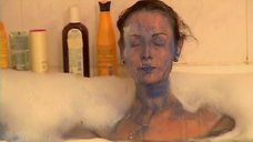 Ольга Погодина принимает ванну