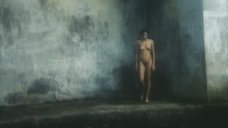3. Полностью голая Инна Пиварс – Отражение в зеркале