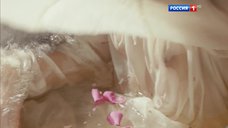 6. Мария Андреева принимает ванну в рубашке – София