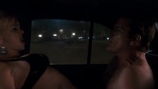 Секс с Анной Фэрис в машине