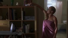16. Мокрая Марли Шелтон в полотенце – День Святого Валентина (2001)