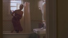 3. Мокрая Марли Шелтон в полотенце – День Святого Валентина (2001)