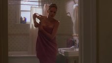 4. Мокрая Марли Шелтон в полотенце – День Святого Валентина (2001)