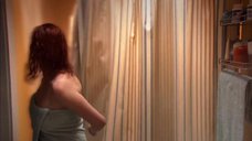 2. Кристина Хендрикс в полотенце – Кухня (2007)