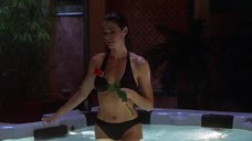 7. Дениз Ричардс в черном купальнике – День Святого Валентина (2001)