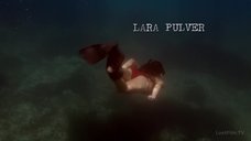 1. Лара Пулвер в красном купальнике – Флеминг