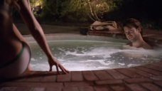 1. Сексуальная сцена с Лили Собески в бассейне – В поисках блаженства