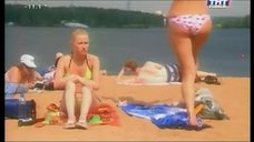 4. Аппетитные Анна Антонова и Ольга Медынич отдыхают на пляже – Женская лига