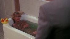 4. Голди Хоун принимает ванну – Дикие кошки