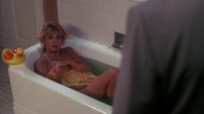 7. Голди Хоун принимает ванну – Дикие кошки