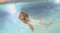 1. Анна Лутцева плавает в бассейне – Бандитский Петербург 8: Терминал