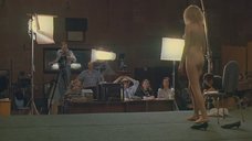 2. Голая девушка демонстрирует своё тело на кастинге – Секс и перестройка