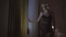 2. Сексуальная Надежда Михалкова в рекламе «BOHEMA» 