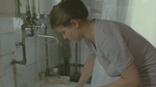 1. Елена Цыплакова принимает холодный душ – Счастливая, Женька!