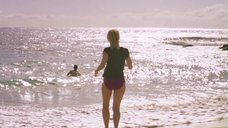 13. Задумчивая Кейт Бланшетт в трусиках на пляже – Маленькая рыбка