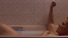 2. Джуди Денч принимает ванну – Скандальный дневник
