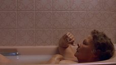 3. Джуди Денч принимает ванну – Скандальный дневник