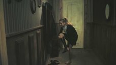 9. Ноги Анны Горшковой – Дом с лилиями