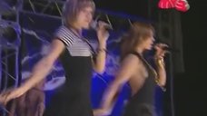 2. Сексуальные Дарья Ермолаева, Карина Кокс и Регина Бурд на концерте «MegaHit» 