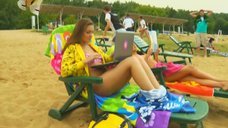 3. Анжелика Каширина и Евгения Крегжде отдыхают на пляже – Даёшь молодёжь!