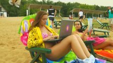 4. Анжелика Каширина и Евгения Крегжде отдыхают на пляже – Даёшь молодёжь!