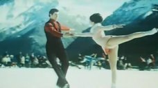 3. Сексуальная Наталья Седых катается на льду – Голубой лед