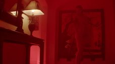 2. Полностью голый демон Милена Горум – Черная комната