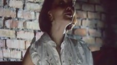 3. Сексуальная Татьяна Божок расстегивает блузку – Болотная street, или Средство против секса