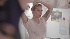 5. Леди Гага в мокрой футболке – Гага: 155 см