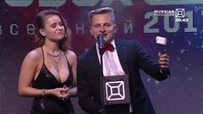 1. Сочный бюст Полины Гренц на Musicbox-2017 