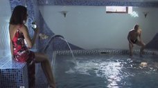 1. Секси Анна Литкенс в купальнике – Зверобой 3