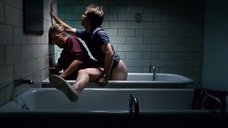 1. Секс  с Кейт Юдэлл в ванне – Удушье