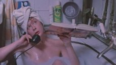 3. Лариса Удовиченко принимает ванну – Пена (1979)