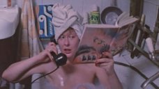 5. Лариса Удовиченко принимает ванну – Пена (1979)