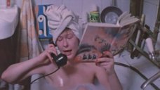 6. Лариса Удовиченко принимает ванну – Пена (1979)