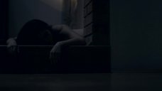1. Михалина Ольшанская под кроватью наблюдает за сексом Юлиты Ольшевской – Тигр