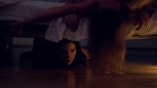 10. Михалина Ольшанская под кроватью наблюдает за сексом Юлиты Ольшевской – Тигр