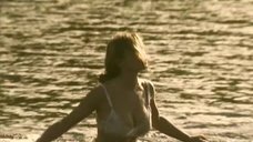 4. Красавица Даша Чаруша купается в реке, отвлекая немцев – А зори здесь тихие... (2006)