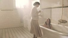 1. Обнаженная Анна Капалева в ванне – Дом образцового содержания
