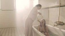 2. Обнаженная Анна Капалева в ванне – Дом образцового содержания