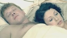 1. Майя Губенко засветила грудь в клипе «Скажи зачем» 