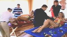 5. Обнаженная Алена Водонаева и Виктория Боня с фруктами на телах в «Дом 2» 