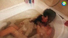 4. Голая Виктория Перовская в ванне – Безмолвный свидетель
