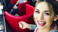 8. Анна Хилькевич демонстрирует сочное декольте в Instagram 