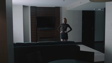 4. Секси Луиса Краузе в прозрачной блузке – Девушка по вызову