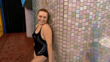 1. Катя Лель в купальнике в шоу «Вышка» 